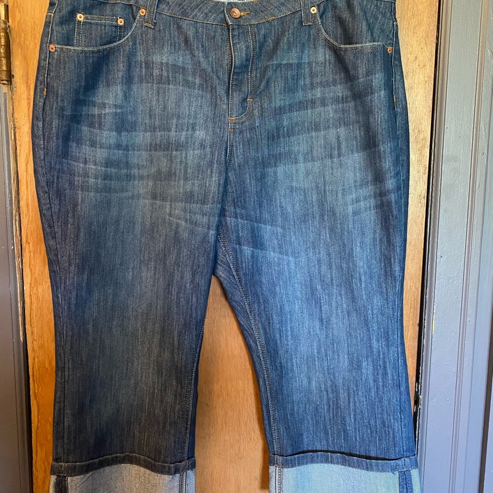 NWOT Merona cuffed Capri jeans